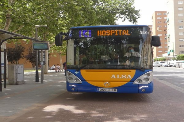 El inicio de la huelga en los autobuses urbanos se pospone inicialmente al jueves