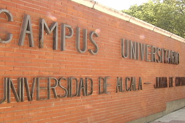 La Universidad de Castilla-La Mancha mantiene abierto el plazo de convocatoria de becas de excelencia 