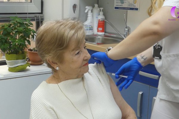 Comienza la campaña de vacunación contra la gripe con la previsión de llegar a 75% de cobertura en mayores de 60 años