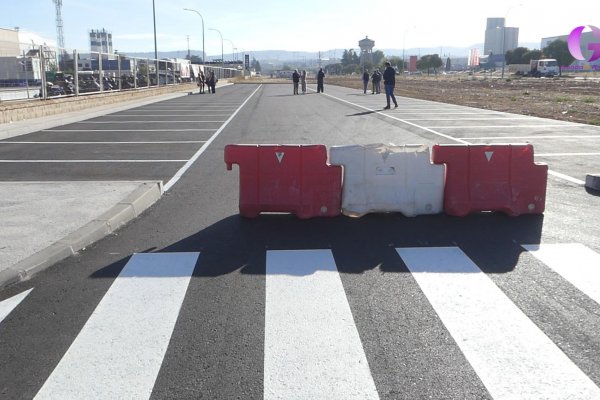 Nuevo aparcamiento en el polígono del Henares 