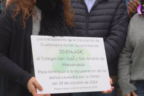 Los trabajadores de Diputación y CEIS donan las horas extras de su actuación en Valencia al colegio de Massanassa