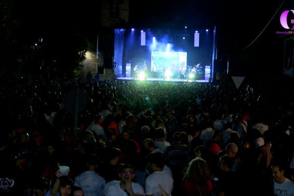 Fiestas, martes de Humor......amarillo
