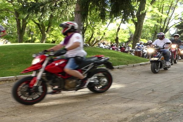 Las motos volvieron a recorrer las calles de la capital