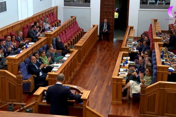 Page anuncia supresión de tasas y mejoras en los préstamos durante el Debate sobre el Estado de la Región