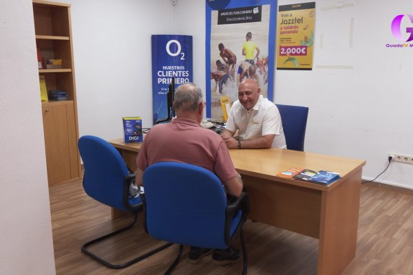 Hoy en La tarde con Cristina conocemos al Robot de una de las farmacias de Azuqueca de Henares