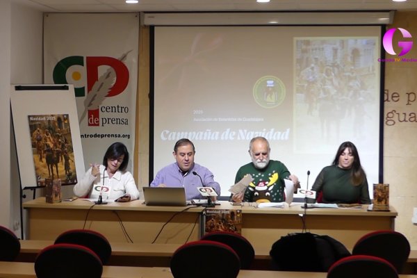 La apertura del Belén Monumental de la Plaza Mayor abre el amplio programa preparado por la Asociación de Belenistas