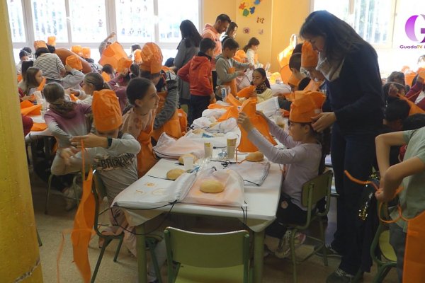 UPA enseña las bondades del aceite a los alumnos del CEIP Ocejón