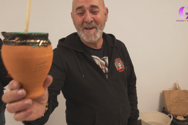 Hoy en La tarde con Cristina celebramos la Navidad con el taller de Zambombas de Azuqueca