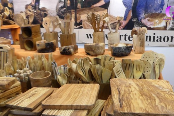 Hoy en La Tarde con Cristina visitamos la Feria del Regalo Artesano