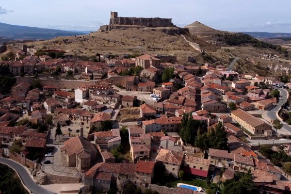 El problema de agua de Atienza afecta al comercio 