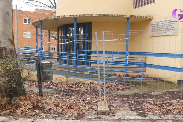 Vecinos de Eras del Canario reclaman soluciones a los problemas por el cierre del centro social de avenida de Venezuela