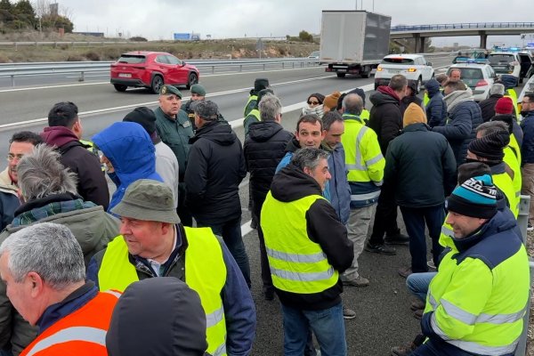 Los agricultores intentan cortar la A2 en Torija por Mercosur 