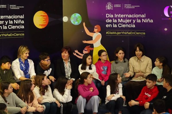 Alumnos de Los Olivos pasan el Día de la Mujer en la Ciencia con la Ministra del ramo