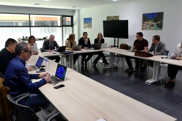 Por la INVESTIGACIÓN