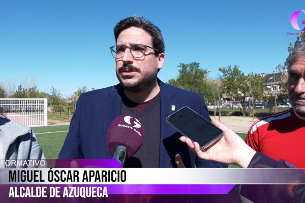Los coles de Azuqueca cuentan con pistas de césped