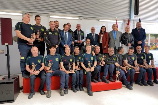 Vega anuncia un CECOP en la inauguracion del parque de bomberos de Sacedón 