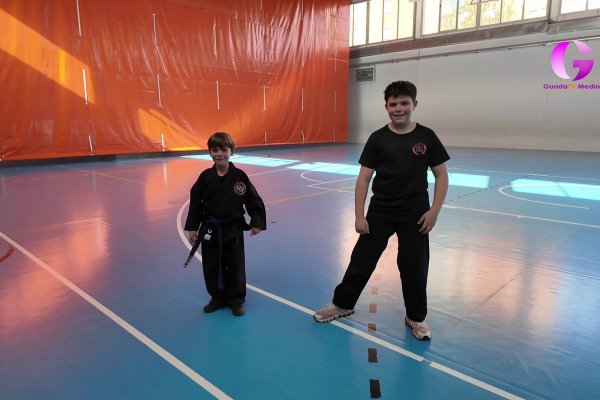 La tarde con Cristina practica Kajukenbo