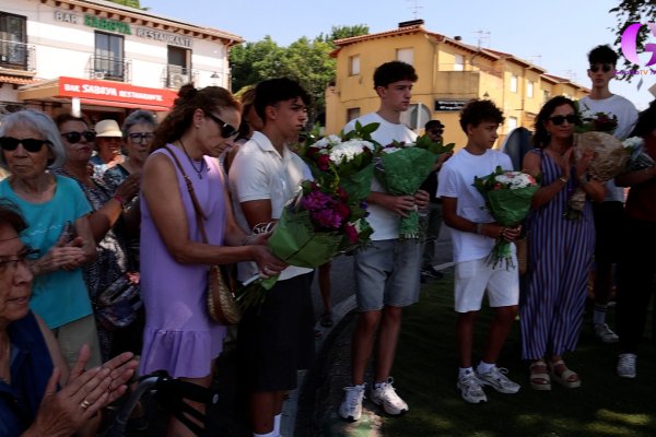 Emoción y una nueva estatua para recordar a los brigadistas