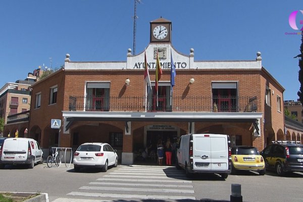 El Alcalde de Azuqueca agredece la inversion del Gobierno Regional en el nuevo centro de FP del municipio 