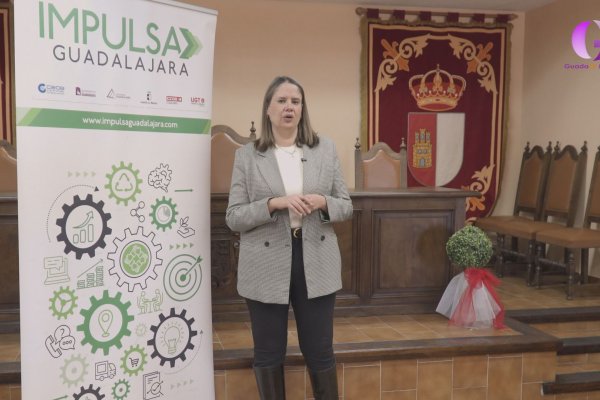 La alcaldesa de Humanes visita la oficina Impulsa y las oportunidades de crecimiento