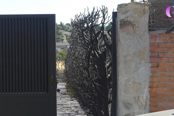 Los bomberos advierten de la importancia de tener un jardín cuidado