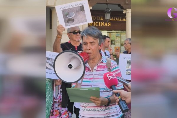 Vecinos de Guadalajara se concentran en contra de las obras de Cardenal González de Mendoza