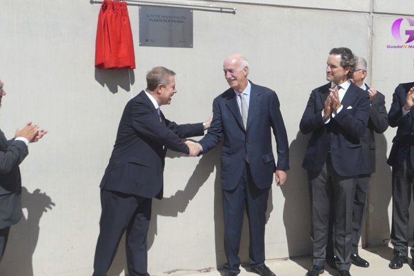 Emiliano García-Page inaugura la planta de biomasa en la empresa Mahou