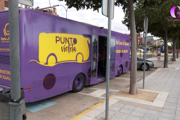 Preparado el Bus Punto Violeta para las Fiestas de Azuqueca