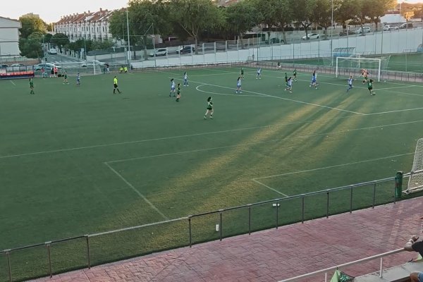 Goleada del Dínamo Femenino en casa