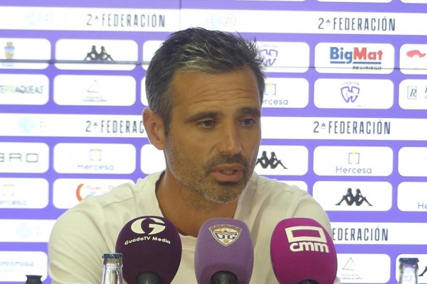 Miguel Flaño explica los problemas defensivos previo al partido contra el Real Madrid C