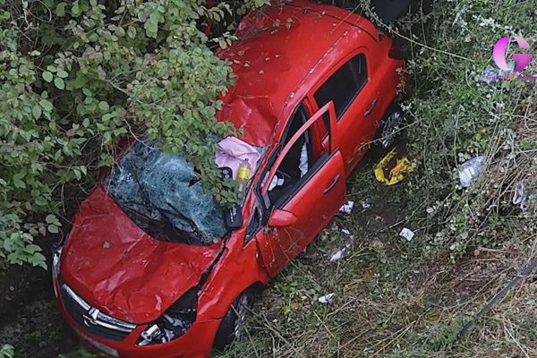 La Guardia Civil rescata a dos jóvenes que cayeron al río Badiel tras un accidente de coche