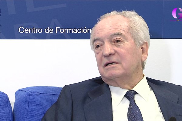 Fallece Agustín de Grandes